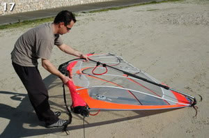 montaje de una vela de windsurf