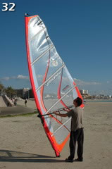 montaje de una vela de windsurf