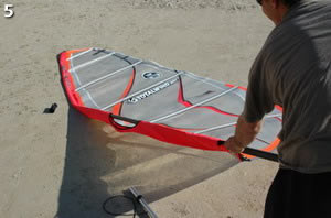montaje de una vela de windsurf