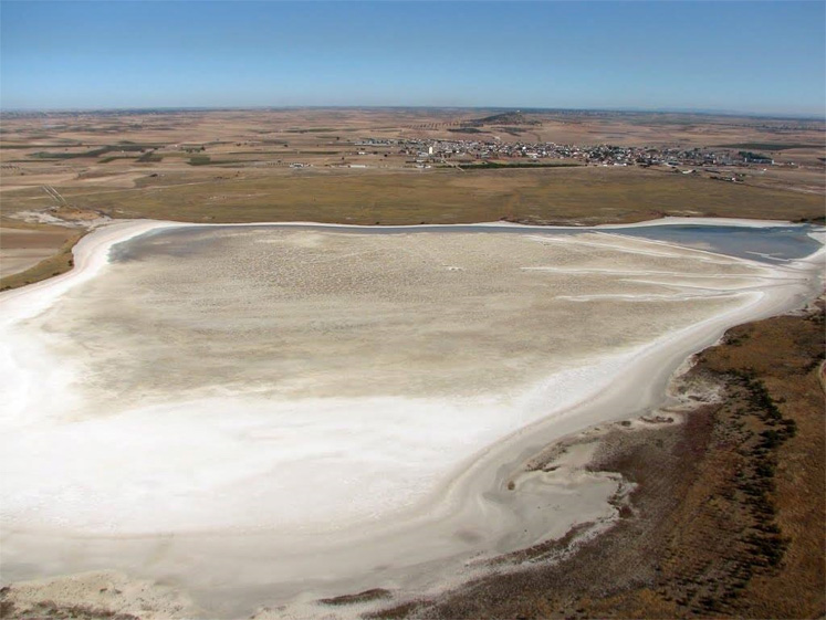foto aérea de laguna de El Longar sequita 80res.jpg