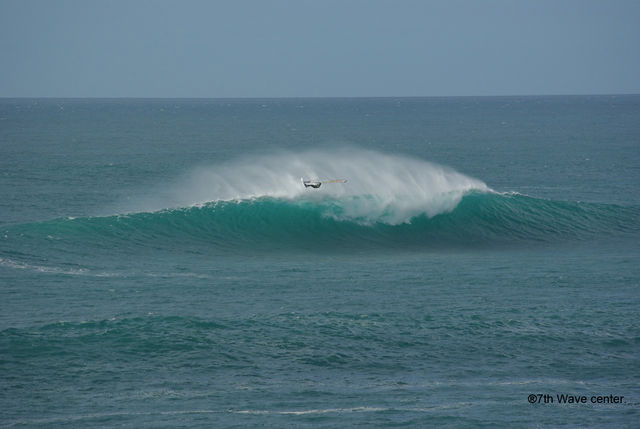 fuerteventura-wave-classic-2009-thomas-traversa-7th-wave-center-3.jpg