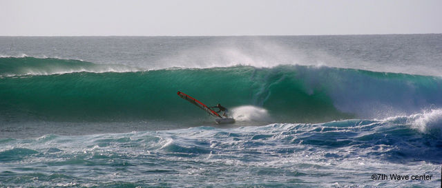 fuerteventura-wave-classic-2009-7th-wave-center-yannick-anton